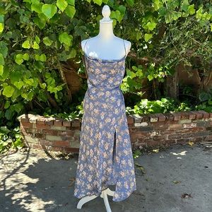 ASTR Gaia blue floral dress size M, never worn